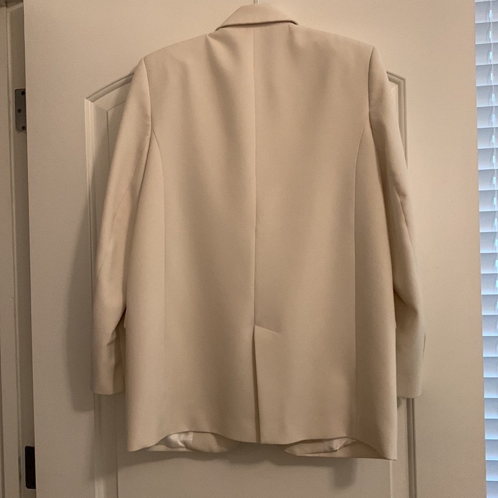 Blazer - Picture 7 of 7